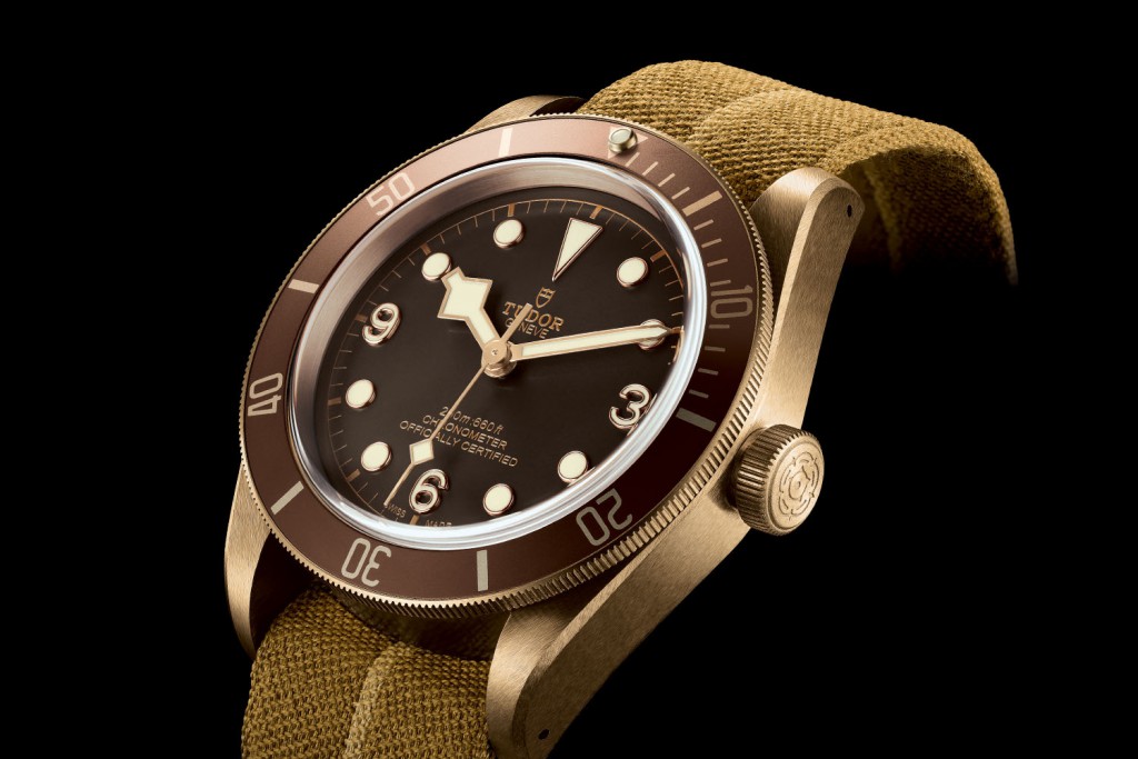 Tudor-Heritage-Black-Bay-Bronze-79250BM-Manufacture-Movement-chronometer-Baselworld-2016-5